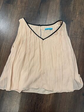 Alice + Olivia Blush Chiffon Pleated V-Neck Camisole w Black leather Trim S nwot